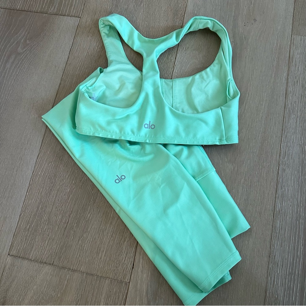 Alo Set in Ultramint